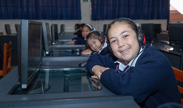  Laboratorio de idiomas